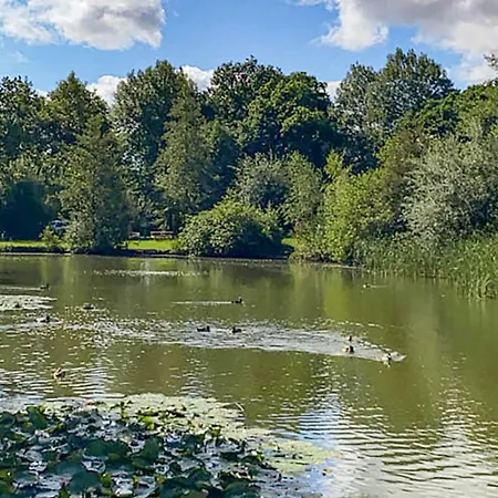 Paradise Lakeside * Wheldrake