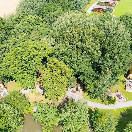 Paradise Lakeside Lodges