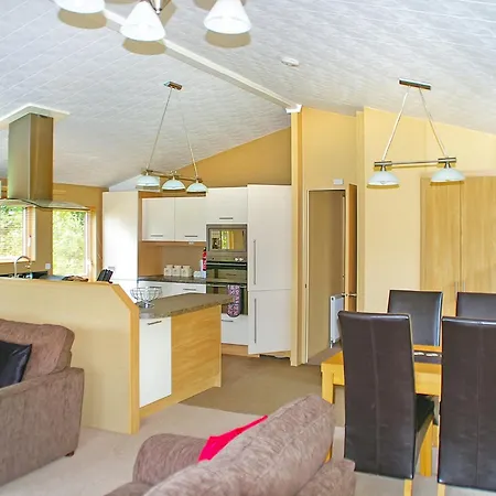 Paradise Lakeside Lodges *